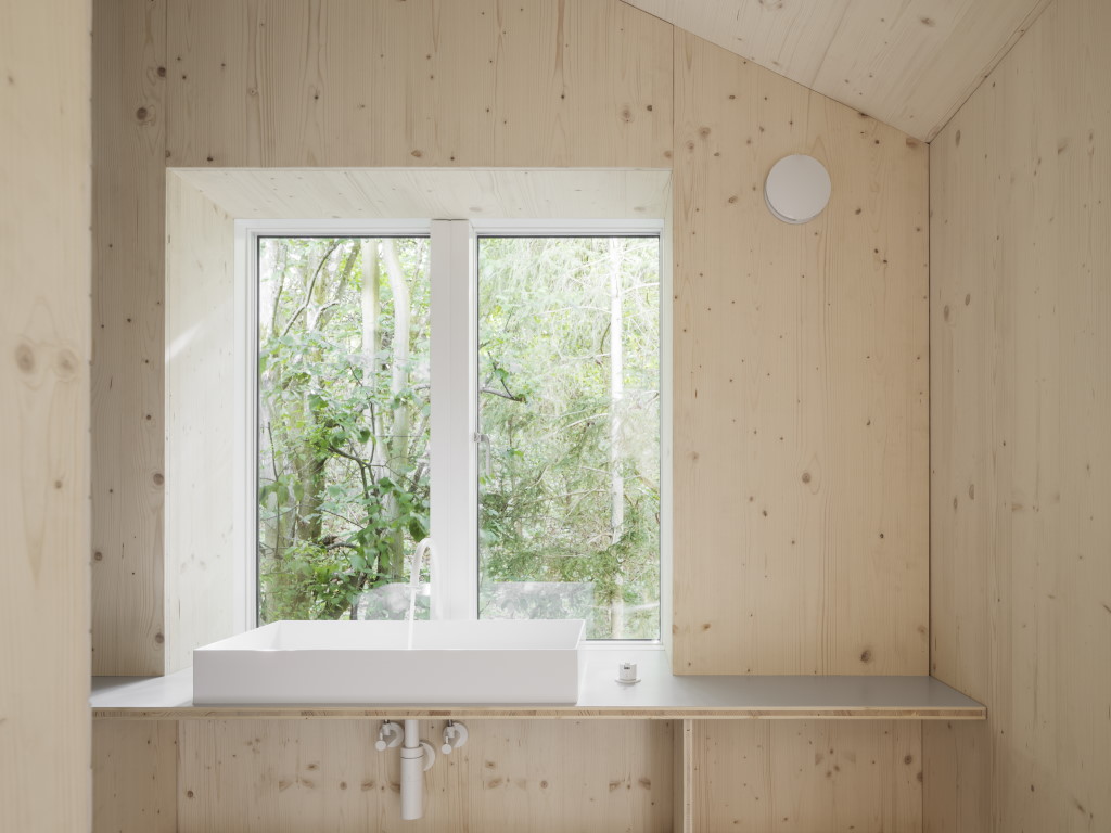 Kleine Bleibe - Bad Ferienhaus Waldwunder